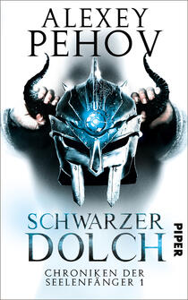 Das Buchcover zeigt einen eindrucksvollen, metallisch-glänzenden Helm, der in der Mitte des Covers platziert ist. Der Hintergrund ist in dunklen Farbtönen gehalten, die eine mysteriöse Atmosphäre schaffen. Oben steht in großen, weißen Buchstaben „ALEXEY PEHOV“, darunter in blauen, auffälligen Buchstaben der Titel „SCHWARZER DOLCH“. Am unteren Rand wird der Untertitel „CHRONIKEN DER SEELENFÄNGER 1“ in kleinerer Schrift angezeigt, gefolgt vom Verlagsnamen „PIPER“ in dezentem, grauem Text.