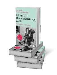 Bücherstapel des Buches „Sie verlieh dem Augenblick Dauer“