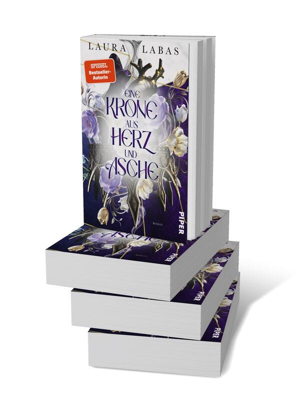 Bücherstapel des Buches „Eine Krone aus Herz und Asche “