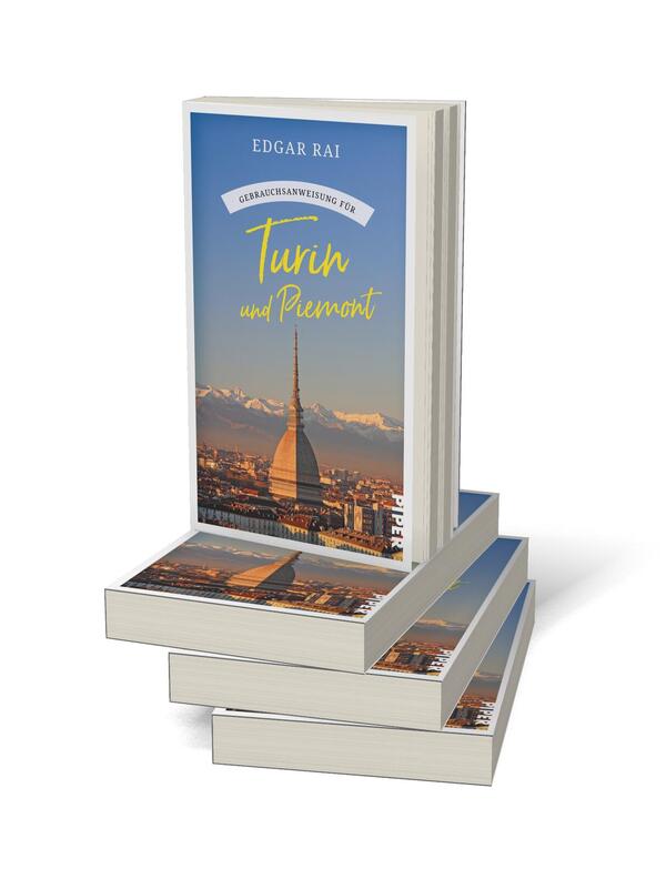 Bücherstapel des Buches „Gebrauchsanweisung für Turin und Piemont“
