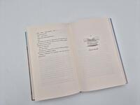 Außenansicht des Buches „Kirschblüte in der Freitagsbuchhandlung“