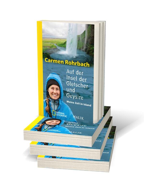 Bücherstapel des Buches „Auf der Insel der Gletscher und Geysire“