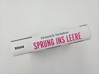 Innenansicht des Buches „Sprung ins Leere“