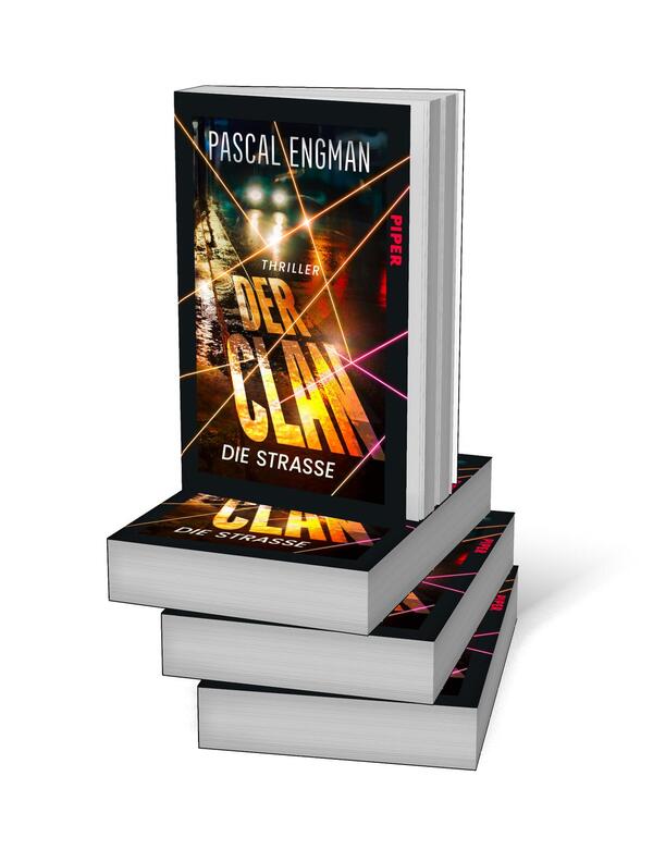 Bücherstapel des Buches „Der Clan – Die Straße“