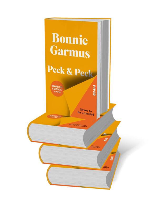 Bücherstapel des Buches „Peck & Peck (English Edition)“