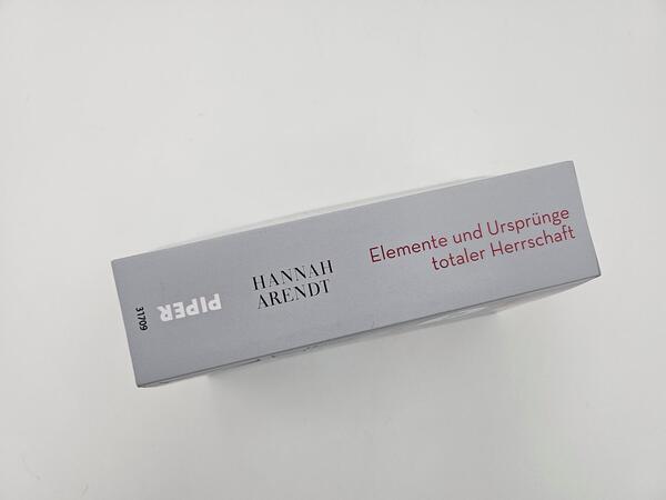 Innenansicht des Buches „Elemente und Ursprünge totaler Herrschaft“