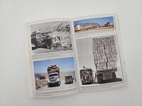 Außenansicht des Buches „First Overland. Als Erste im Land Rover 18.000 Meilen von London nach Singapur “