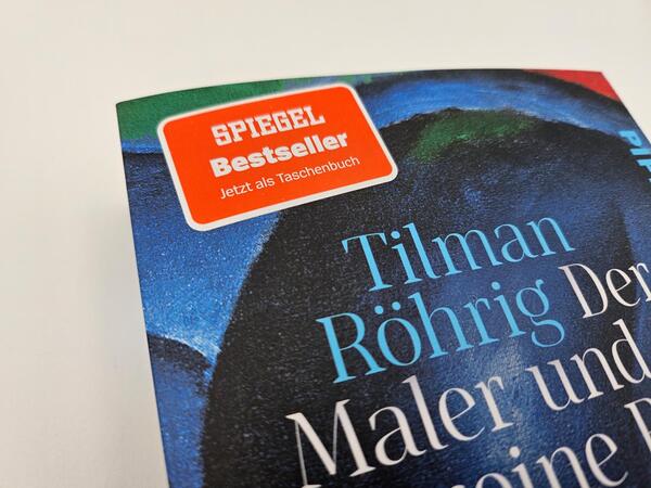 Außenansicht des Buches „Der Maler und das reine Blau des Himmels“