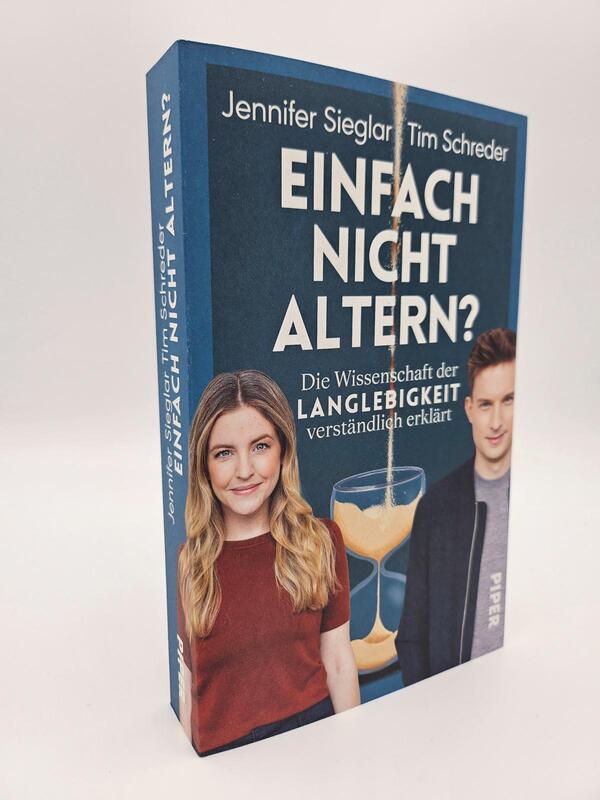 Außenansicht des Buches „Einfach nicht altern?“