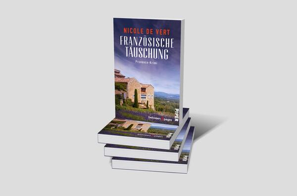 Bücherstapel des Buches „Französische Täuschung“