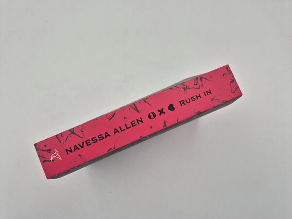 Außenansicht des Buches „Rush In“