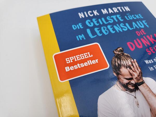 Innenansicht des Buches „Die geilste Lücke im Lebenslauf – Die dunkle Seite“