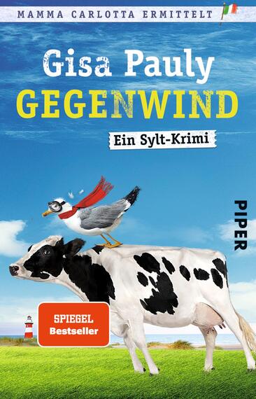 Das Buchcover zeigt eine humorvolle Szene mit einer schwarz-weißen Kuh, die auf einer grünen Wiese steht. Auf ihrem Rücken sitzt ein grauer Vogel mit roter Brust. Im Hintergrund sind ein blauer Himmel und ein Küsten-Leuchtturm sichtbar. Der Titel „GEGENWIND“ ist in großen, gelben Buchstaben hervorgehoben, während der Autor „Gisa Pauly“ in Weiß darüber steht. Unter dem Titel befindet sich der Zusatz „Ein Sylt-Krimi“ in schwarzer Schrift. Ein rotes Banner mit der Aufschrift „SPIEGEL Bestseller“ klebt in der unteren linken Ecke.