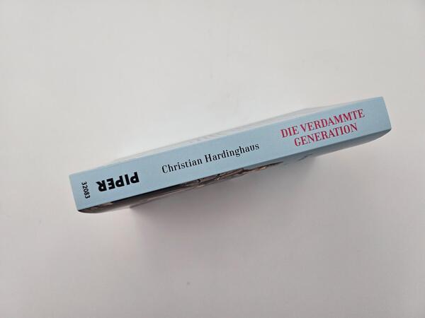 Außenansicht des Buches „Die verdammte Generation“