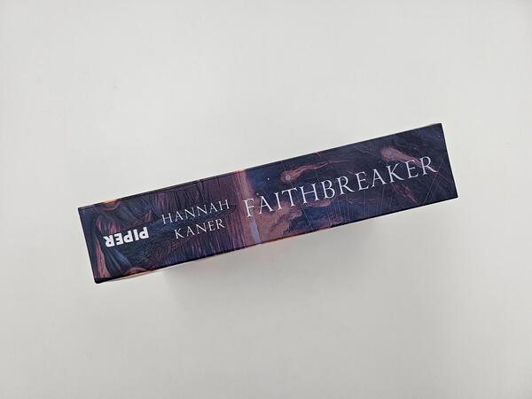 Außenansicht des Buches „Faithbreaker“