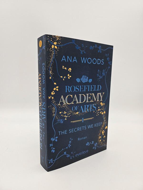 Innenansicht des Buches „Rosefield Academy of Arts – The Secrets We Keep“