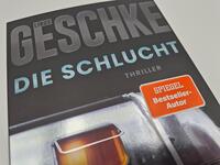 Außenansicht des Buches „Die Schlucht“