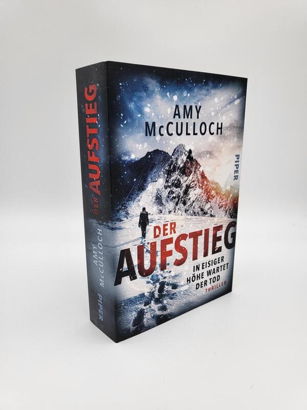 Innenansicht des Buches „Der Aufstieg – In eisiger Höhe wartet der Tod“