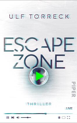 Das Buchcover zeigt eine futuristische, silbern schimmernde Oberfläche. Zentrales Element ist der Titel „ESCAPE ZONE“ in großem, auffälligem Schriftzug, wobei das „O“ wie ein Spielsymbol gestaltet ist. Darüber steht der Autor „ULF TORRECK“ in einer modernen, klaren Schrift. Am unteren Rand wird der Genrehinweis „THRILLER“ platziert, während das Verlagslogo „PIPER“ in vertikaler Ausrichtung erscheint. Die Gesamtatmosphäre vermittelt Spannung und einen technologischen Charakter. Ein Play-Button ist ebenfalls abgebildet.