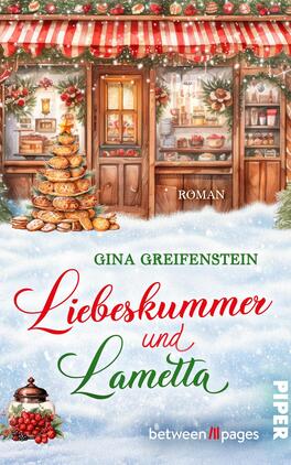 Das Buchcover zeigt eine festlich dekorierte weihnachtliche Szenerie mit einem kleinen Laden, der mit bunten Weihnachtslichtern und einem gestreiften Vordach geschmückt ist. Im Vordergrund sind Leckereien, wie Plätzchen und eine große Torte, auf einem Tisch angerichtet. Der Titel „Liebeskummer und Lametta“ ist in geschwungener roter Schrift auf weißem Grund platziert, während der Name der Autorin, Gina Greifenstein, in grünem Schriftzug darüber steht. Im Hintergrund schneit es leicht und die Atmosphäre wirkt gemütlich und einladend.