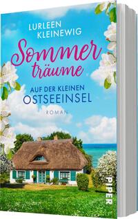 Das Buchcover zeigt ein ländliches Haus mit Reetdach, umgeben von blühenden weißen Blumen und grünem Gestrüpp. Im Hintergrund erstreckt sich eine ruhige Ostsee mit hellblauem Himmel. Der Titel „Sommerträume“ ist in schwungvollem Pink aufgebracht, darunter steht in dezentem Blau „auf der kleinen Ostseeinsel“. Der Autorinnenname Lurleen Kleinwig ist oben in Weiß platziert, während das Wort „Roman“ dezent unter dem Titel erscheint. Die Farbgebung vermittelt eine fröhliche, einladende Atmosphäre.