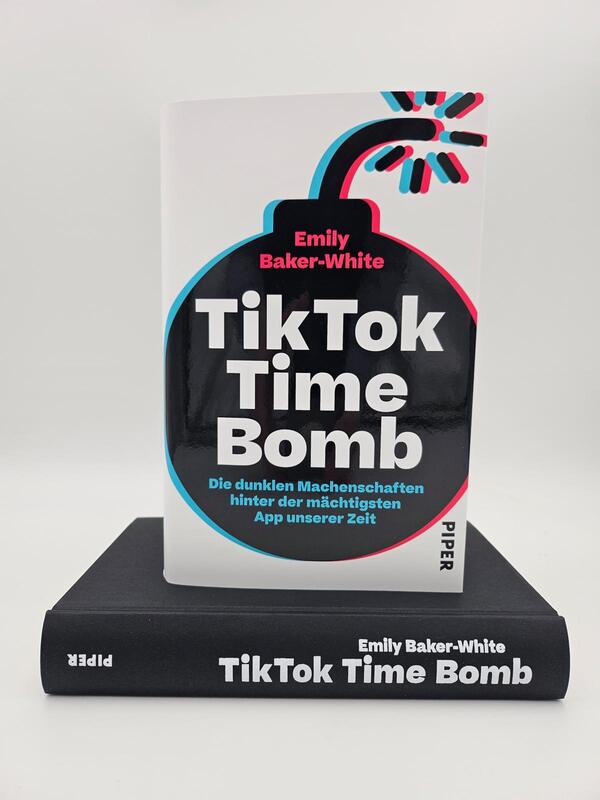 Außenansicht des Buches „TikTok Time Bomb“