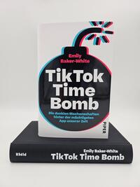 Außenansicht des Buches „TikTok Time Bomb“