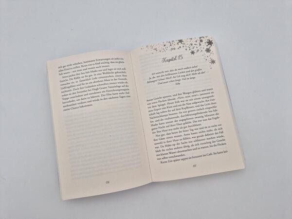 Außenansicht des Buches „Weihnachtszauber in der kleinen Büchervilla“