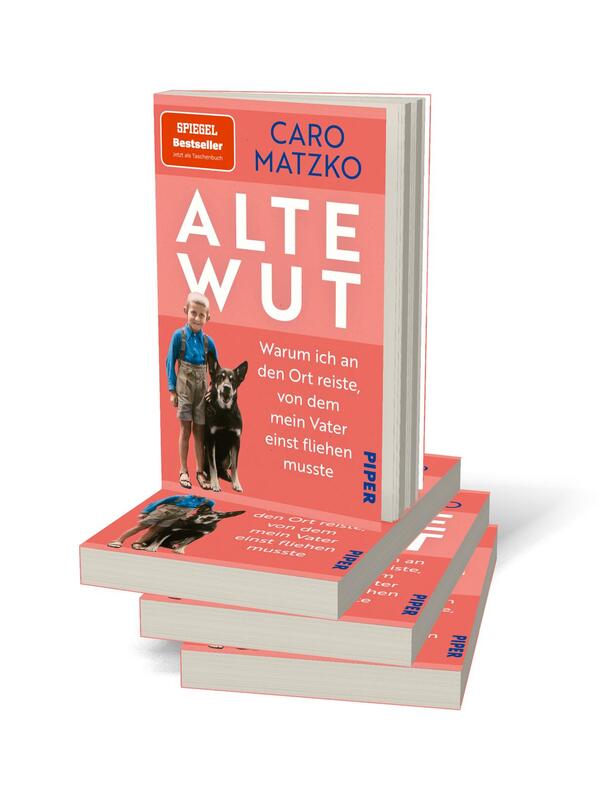 Bücherstapel des Buches „Alte Wut“