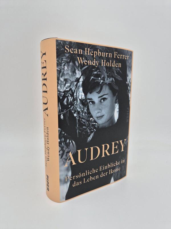 Außenansicht des Buches „Audrey“