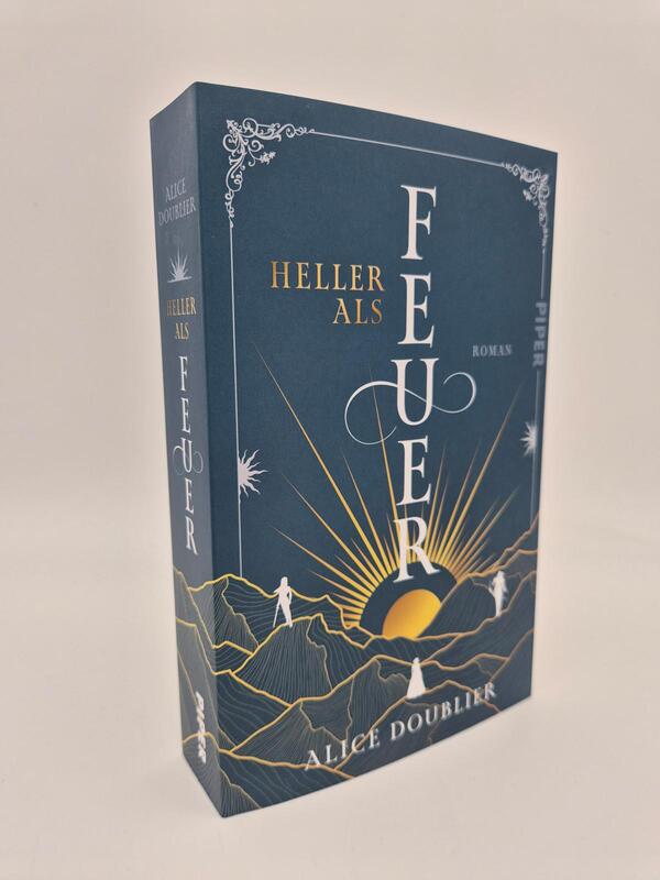 Außenansicht des Buches „Heller als Feuer“