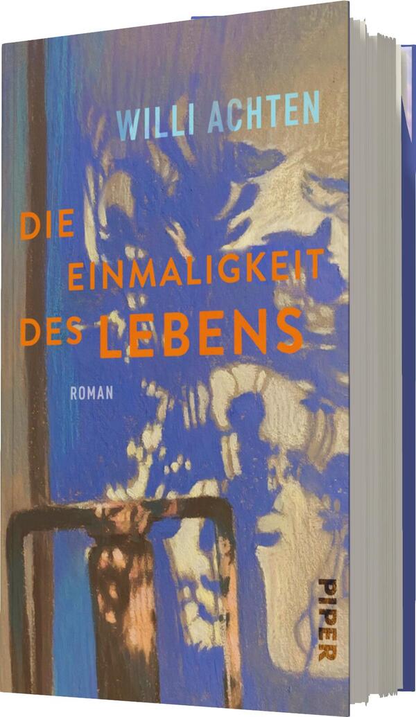 Das Buchcover zeigt eine lebendige, farbige Gestaltung mit dominierendem Blau und Akzenten in Orange. Der Titel „Die Einmaligkeit des Lebens“ steht in auffälliger, großer Schrift in Orange, während der Autorennamen „Willi Achten“ in leuchtendem Blau darüber platziert ist. Das Cover vermittelt eine kreative und nachdenkliche Atmosphäre. Die Schriftzüge sind klar und modern, was die zeitgenössische Thematik des Romans unterstreicht.
