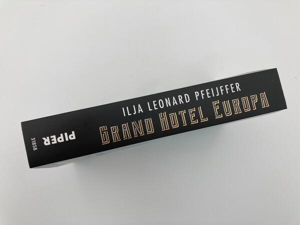 Innenansicht des Buches „Grand Hotel Europa“