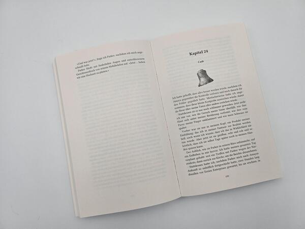 Außenansicht des Buches „Crossed“