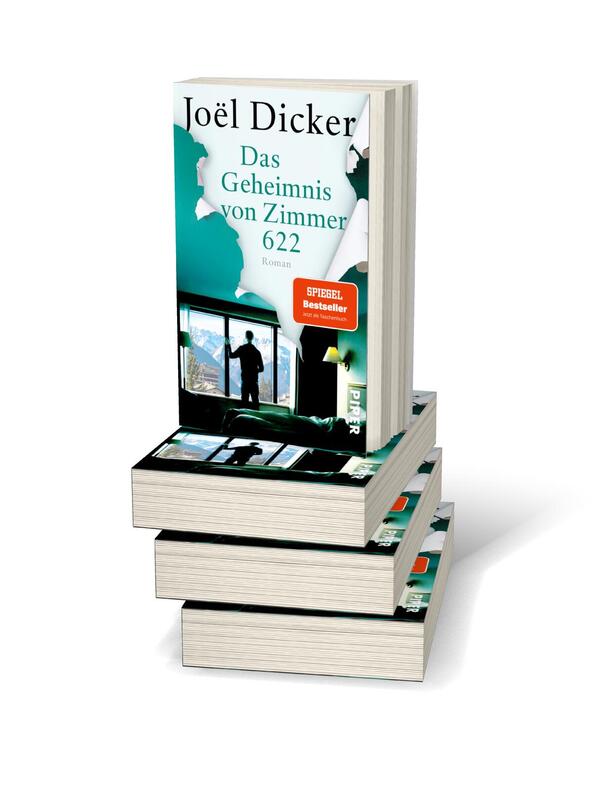 Bücherstapel des Buches „Das Geheimnis von Zimmer 622“