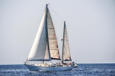 Segelboot auf dem Meer