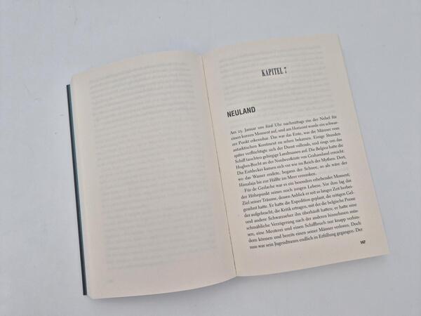 Außenansicht des Buches „Irrenhaus am Ende der Welt“