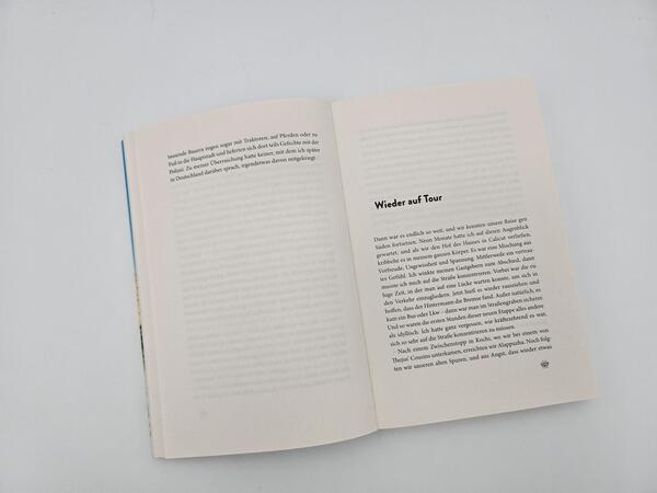 Außenansicht des Buches „Mit der Katze weiter um die Welt“