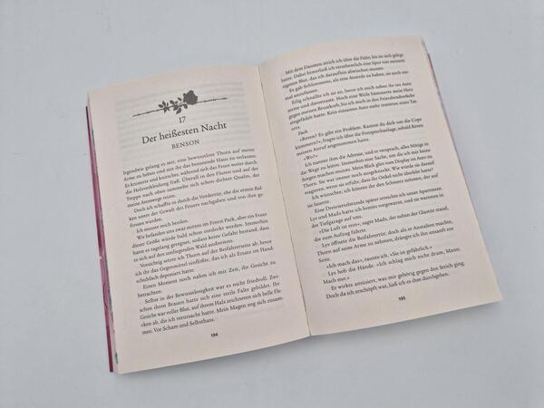 Außenansicht des Buches „Darkest Reign – Im Schatten des Jägers“