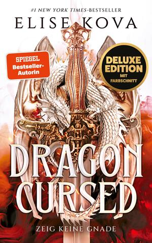Das Buchcover zeigt einen majestätischen Drachen in metallischen Farben, der auf einem aufwändig verzierten Schild thront. Der Hintergrund ist in warmen Rottönen gehalten, die eine dramatische Atmosphäre erzeugen. Der Titel „DRAGON Cursed“ ist in großen, kräftigen Buchstaben in Weiß und Bronze abgedruckt, während der Untertitel „Zeig keine Gnade“ in kleineren, schlanken Schriftzügen platziert ist. Oben rechts befindet sich ein rotes Banner mit dem Text „SPIEGEL Bestseller-Autorin“ und einem Hinweis auf die Urheberin Elise Kova.