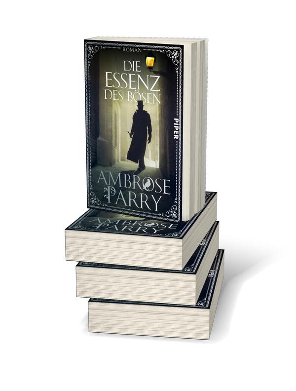 Bücherstapel des Buches „Die Essenz des Bösen“