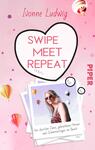 Das Buchcover zeigt einen hellen, sanften Pinkton als Hintergrund. Darauf prangt ein großes, weißes Herz, das den Titel „SWIPE MEET REPEAT“ in auffälliger, schwarzer Schrift umschließt. Im unteren Bereich sind Polaroid-Fotos in einem leichten Schrägformat angeordnet, die eine Person mit Sonnenbrille zeigen. Rund um das Cover schweben bunte Heißluftballons, die eine verspielte Atmosphäre vermitteln. Am rechten Rand steht der Name der Autorin, „Ivonne Ludwig“, in einer schmalen, roten Schrift. Unter dem Bild ist ein Untertitel platziert: „Von skurrilen Dates, gebrochenen Herzen und Schmetterlingen im Bauch“. Das Verlagslogo „PIPER“ ist in einer prägnanten Schriftart am rechten Rand zu sehen.