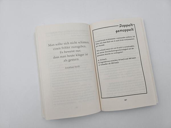 Außenansicht des Buches „Think Twice“