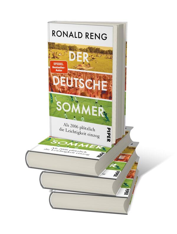 Bücherstapel des Buches „Der deutsche Sommer“