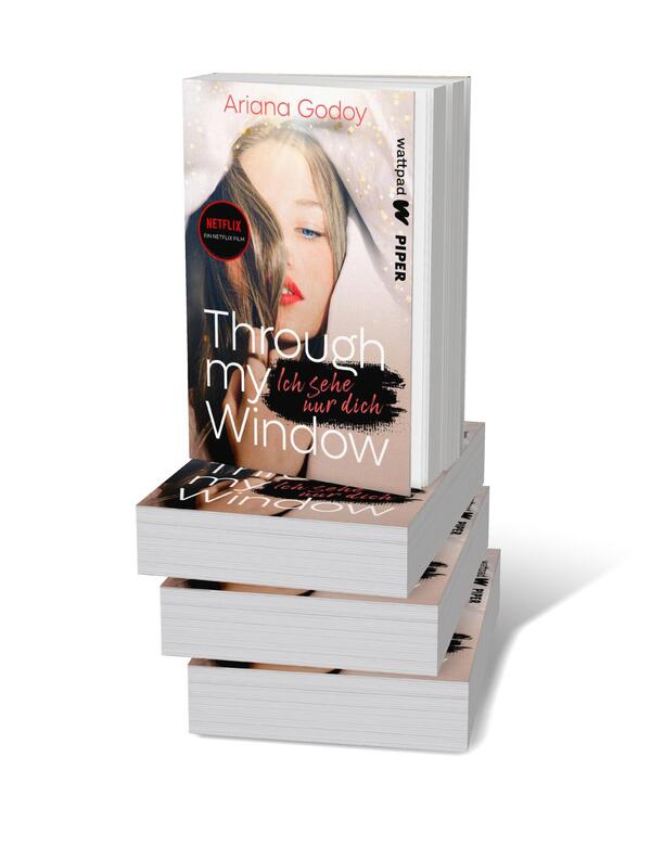 Bücherstapel des Buches „Through my Window – Ich sehe nur dich“