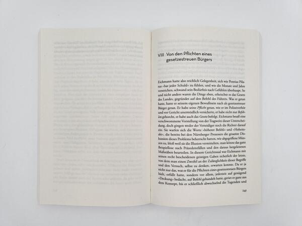 Innenansicht des Buches „Eichmann in Jerusalem“