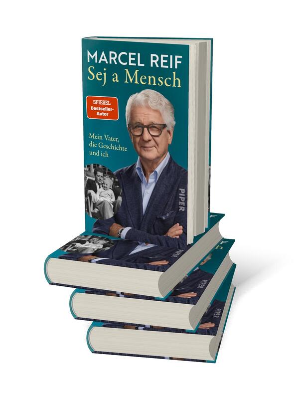 Bücherstapel des Buches „Sej a Mensch“