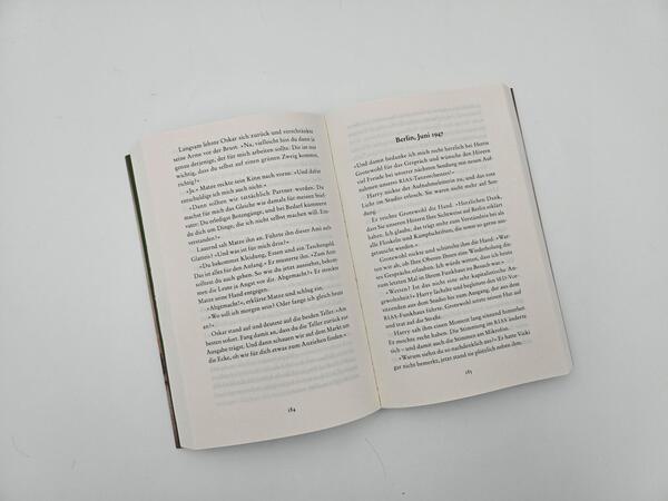 Außenansicht des Buches „Die Zeitungsdynastie – Neue Freiheit“