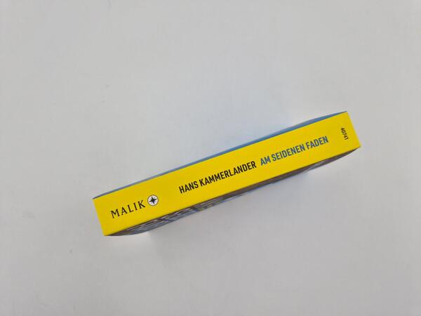 Außenansicht des Buches „Am seidenen Faden“