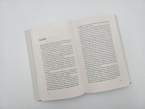 Außenansicht des Buches „Gesellschaftsspiel“